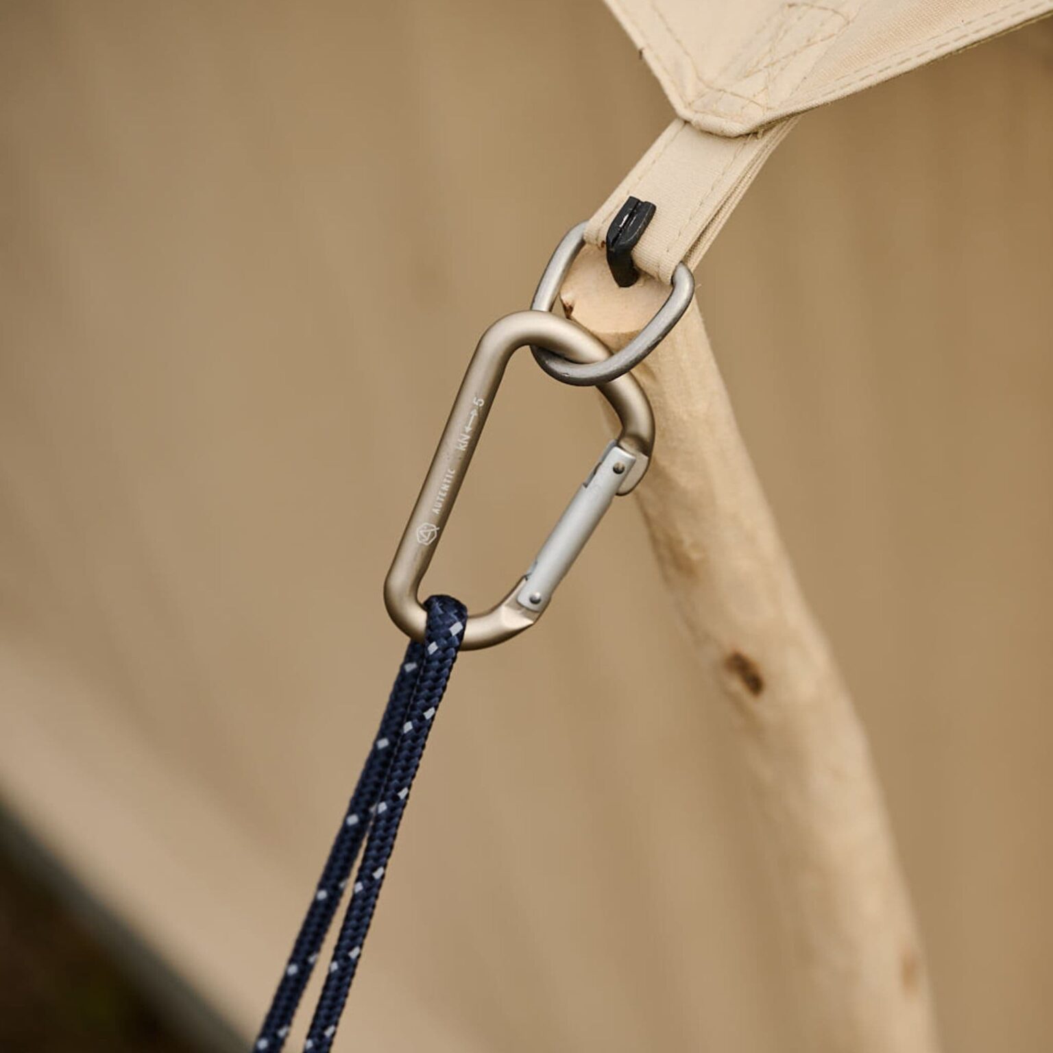 Autentic | Luxury Glamping Bell Tents - Short guy pole and carabiner of the Autentic glamping bell tents