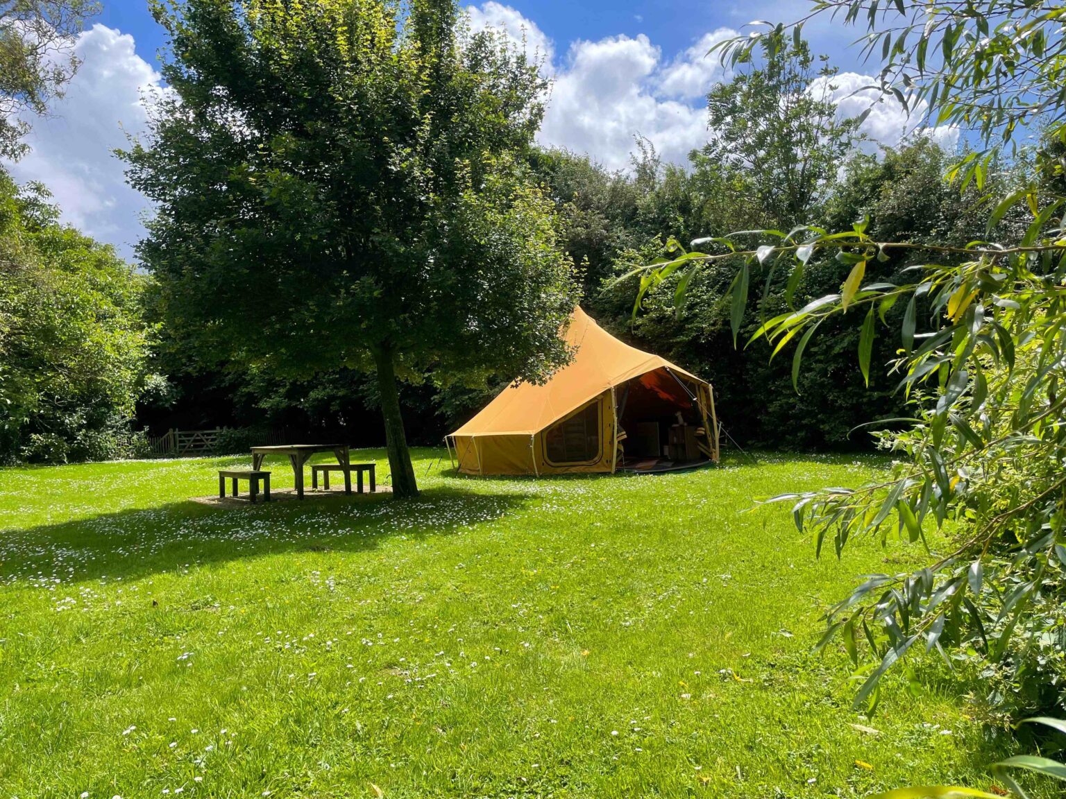 Autentic | Luxury Glamping Bell Tents - Autentic luxury canvas tent – ideal solution for entrepreneurs and hospitality professionals looking to start a glamping business or expand their outdoor accommodations. This high-quality, weatherproof glamping tent offers a unique guest experience for eco-resorts, boutique hotels, campsites, and event organizers seeking durable, modular, and stylish outdoor lodging solutions