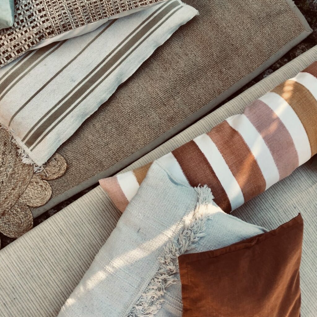 Autentic | Luxury Glamping Bell Tents - Autentic luxury canvas tent – ideal solution for entrepreneurs and hospitality professionals looking to start a glamping business or expand their outdoor accommodations. This high-quality, weatherproof glamping tent offers a unique guest experience for eco-resorts, boutique hotels, campsites, and event organizers seeking durable, modular, and stylish outdoor lodging solutions