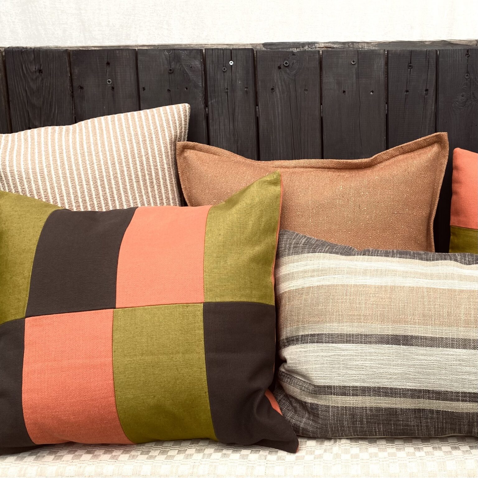 Autentic | Luxury Glamping Bell Tents - Autentic luxury canvas tent – ideal solution for entrepreneurs and hospitality professionals looking to start a glamping business or expand their outdoor accommodations. This high-quality, weatherproof glamping tent offers a unique guest experience for eco-resorts, boutique hotels, campsites, and event organizers seeking durable, modular, and stylish outdoor lodging solutions