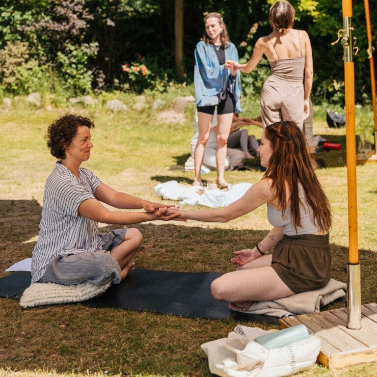 Autentic | Luxury Glamping Bell Tents - Nook3