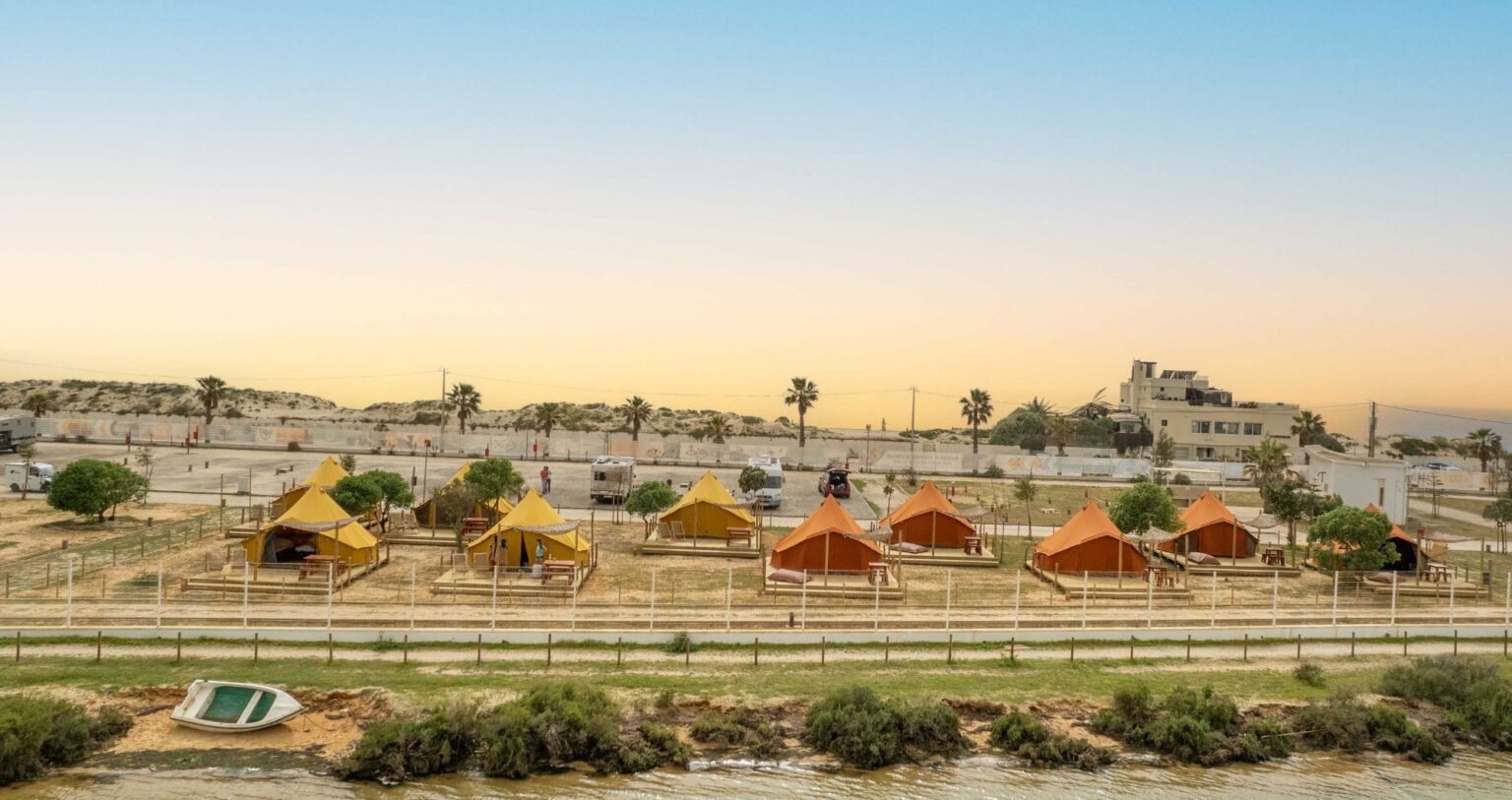 Autentic | Luxury Glamping Bell Tents - Autentic - header roi