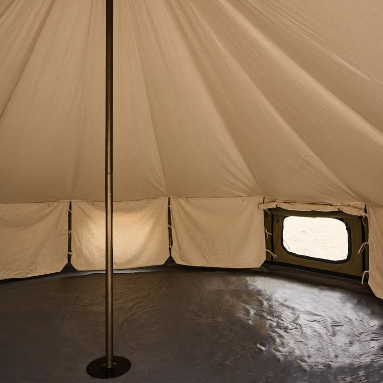 heavy duty center pole in Autentic bell tent for more wind stability